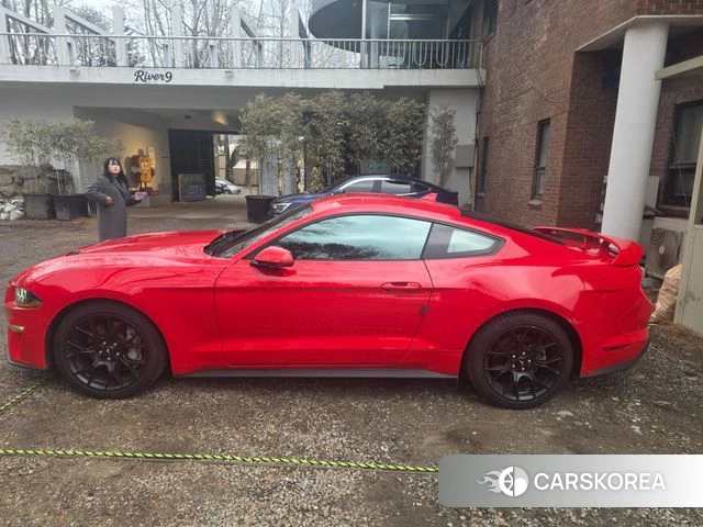 Ford Mustang 2021 Красный из Кореи, фото 5