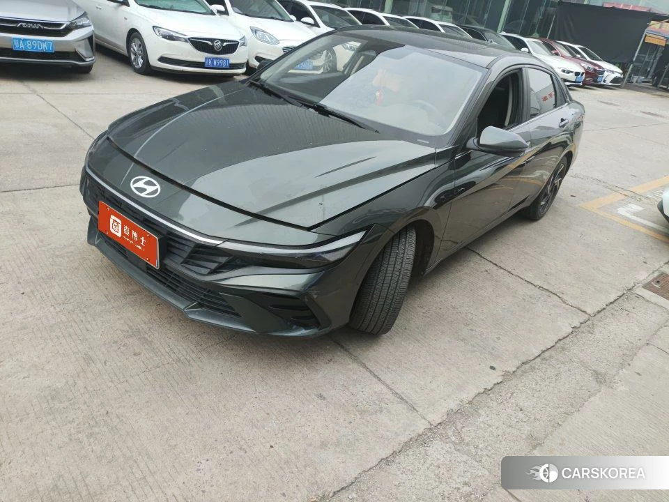 Hyundai Elantra 2023 Темно-серый из Китая, фото 3