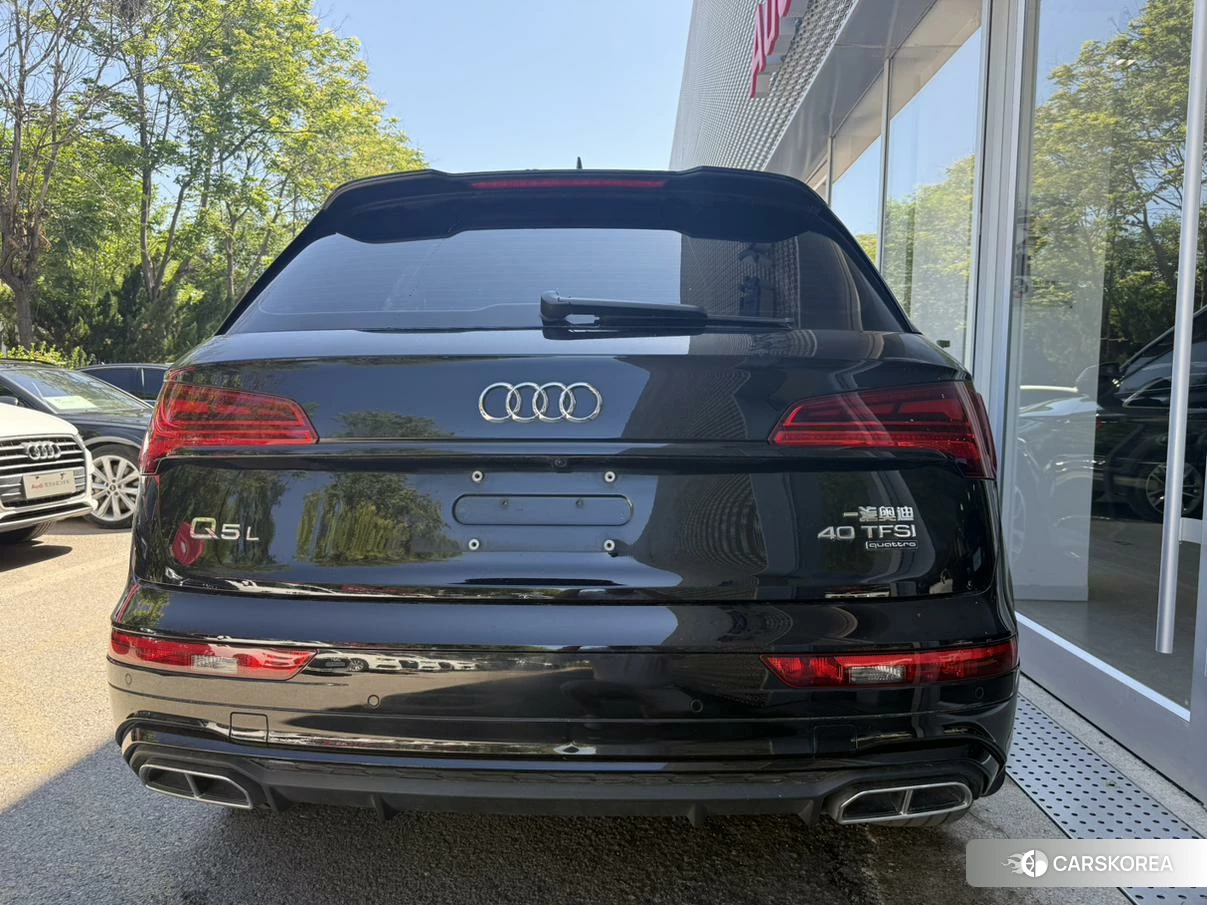 Audi Q5L 2023 Черный из Китая, фото 3