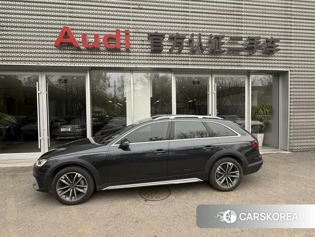 Audi A4 (import) 2021 Темно-серый из Китая, фото 3