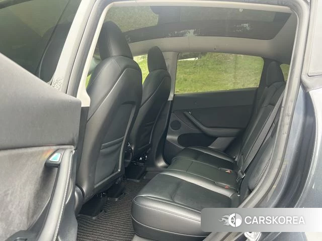 Tesla Model Y 2024 Темно-серый из Китая, фото 3