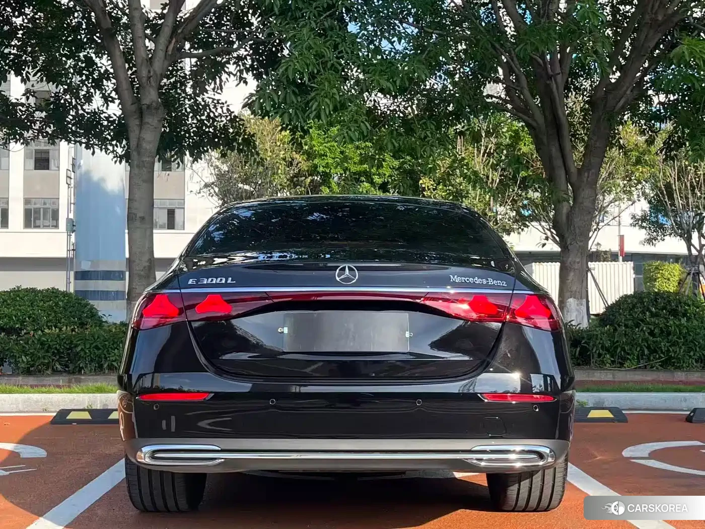 Mercedes-Benz E-Class 2026 Черный из Китая, фото 3