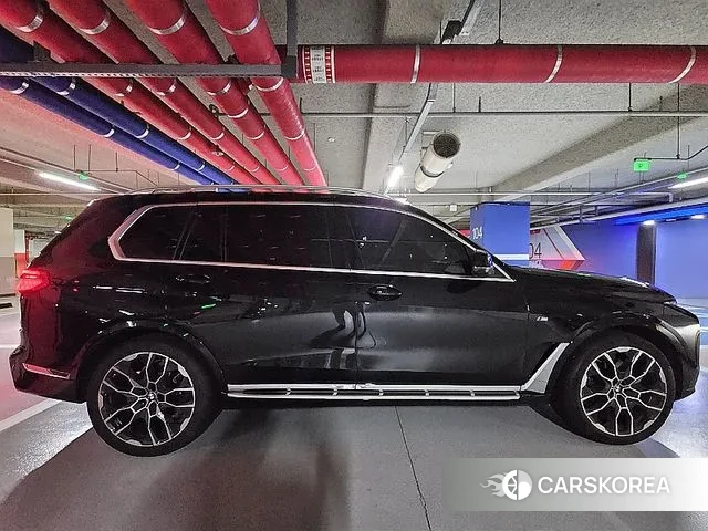 BMW X7 (G07) 2024 Черный из Кореи, фото 3