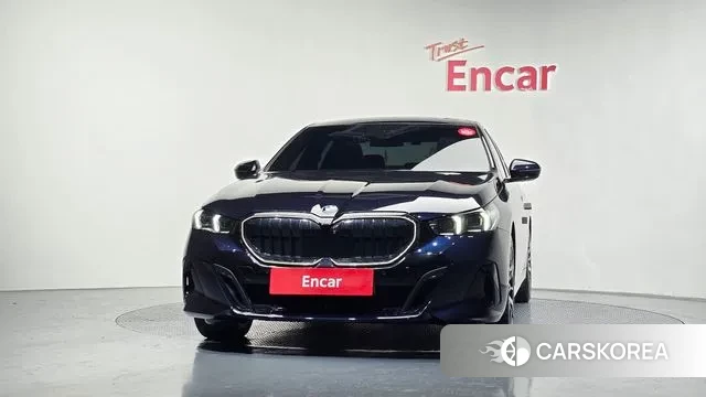 BMW 5 Series (G60) id 3431558 из Кореи 13