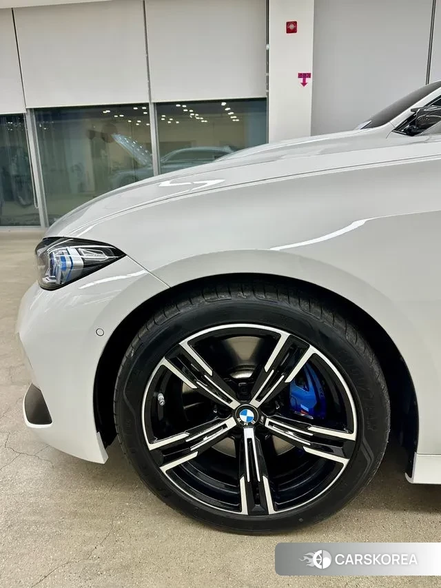 BMW 3 Series (G20) 2023 Белый из Кореи, фото 5