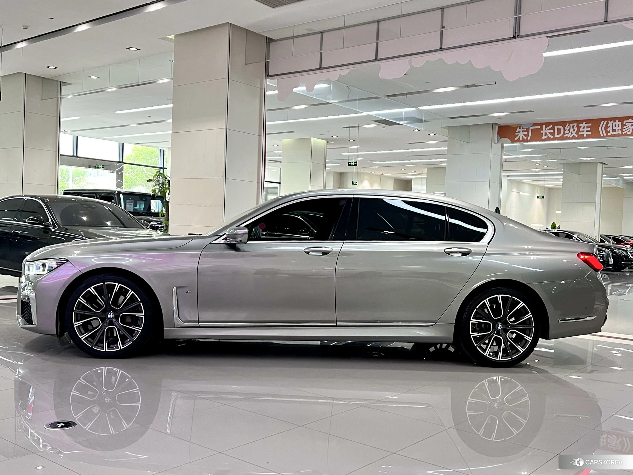 BMW 7 series 2020 Серебристо-серый из Китая, фото 3