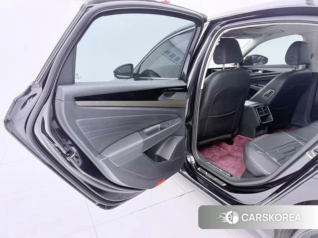 Volkswagen Passat id 4259067 из Китая 14