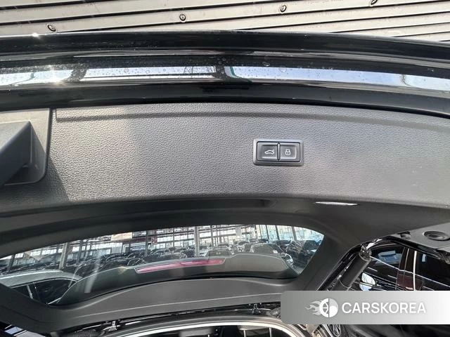 Audi Q5L 2020 Черный из Китая, фото 3