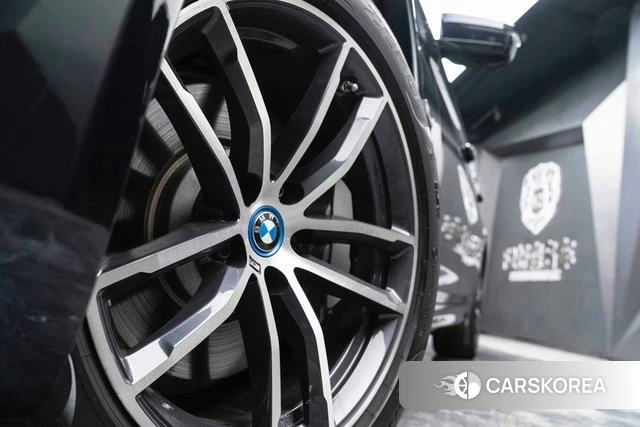 BMW 5 series PHEV id 4258937 из Китая 20
