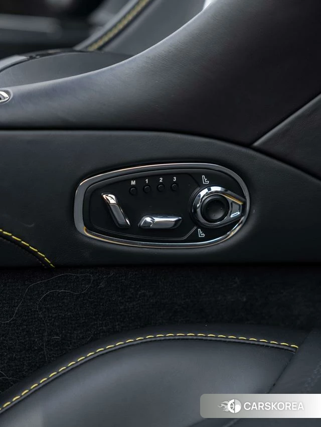 Aston Martin DB11 id 4239393 из Китая 13