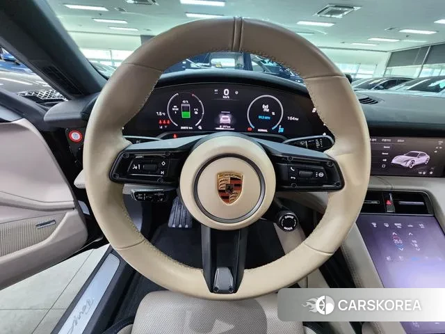 Porsche Taycan id 3669854 из Кореи 13