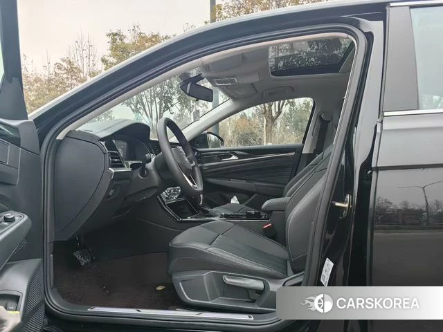 Volkswagen Passat PHEV 2025 Черный из Китая, фото 3
