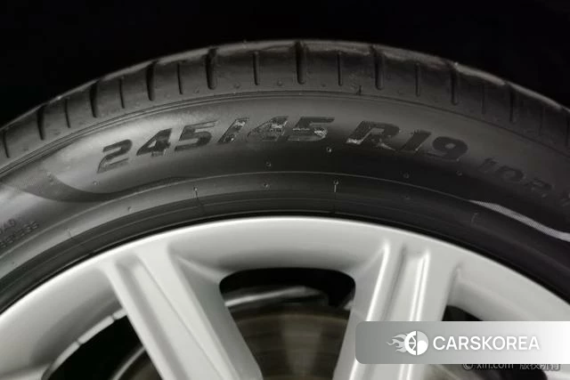 Audi A6L id 4275950 из Китая 17