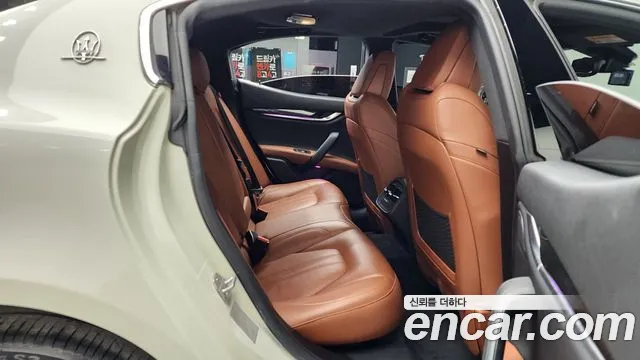 Maserati Ghibli id 2681110 из Кореи 13