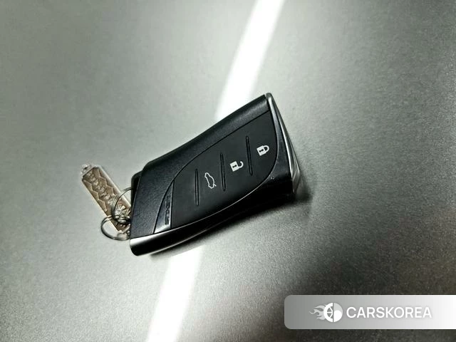 Lexus ES id 4276676 из Китая 13
