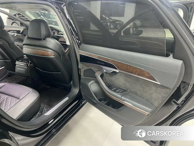 Audi A8 2022 Черный из Китая, фото 4