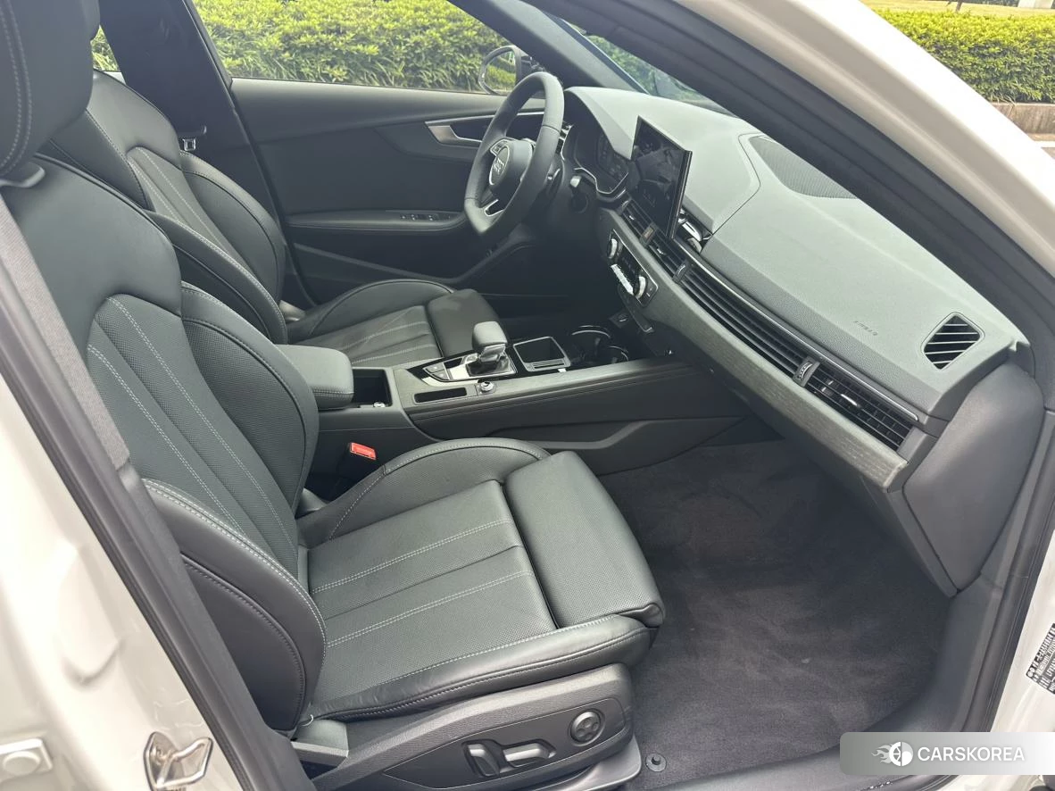 Audi A4L 2023 Белый из Китая, фото 4