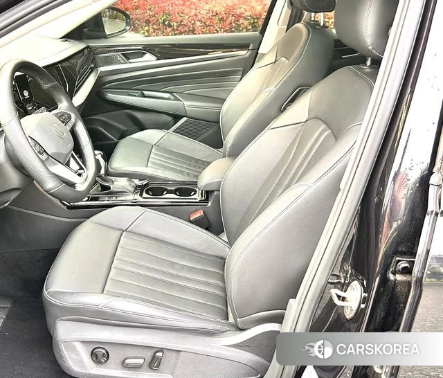 Volkswagen Passat 2022 Черный из Китая, фото 3