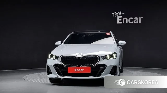 BMW 5 Series (G60) id 3399796 из Кореи 13