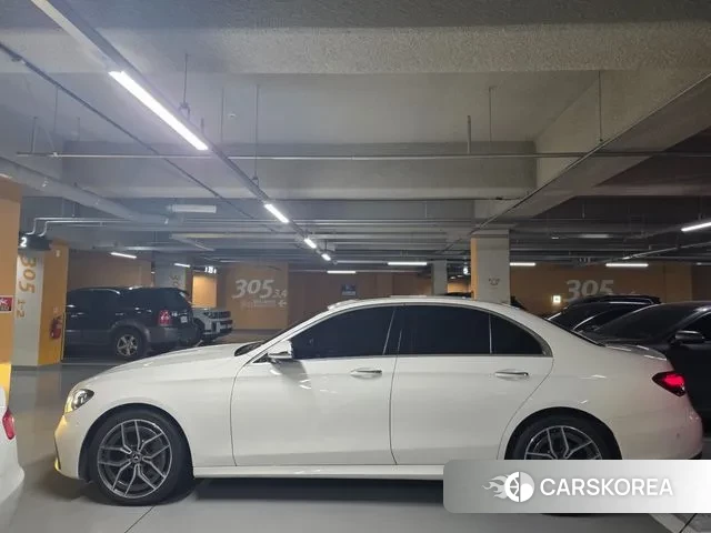 Mercedes-Benz E-Class W213 2021 Белый из Кореи, фото 3