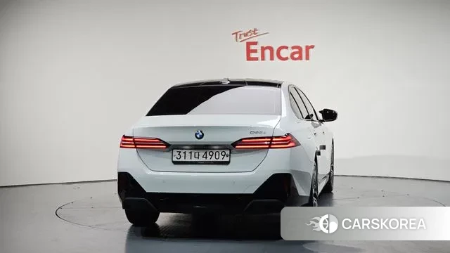 BMW 5 Series (G60) id 3388445 из Кореи 13