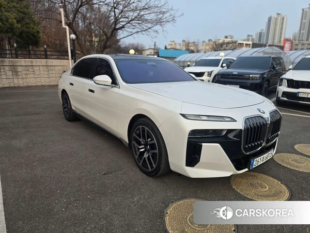 BMW 7 Series (G70) id 3919646 из Кореи 13
