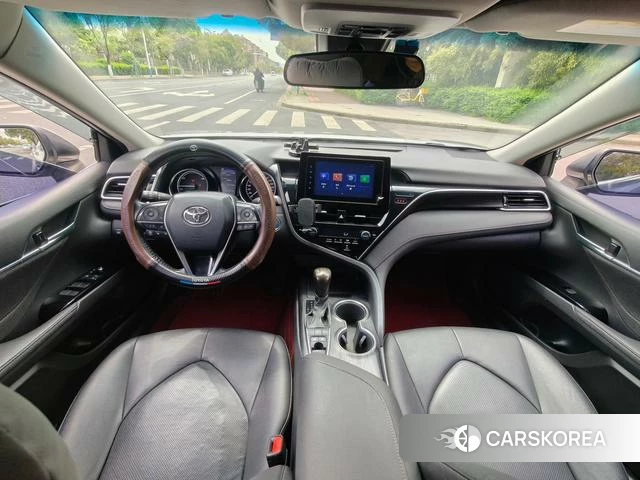 Toyota Camry 2021 Серебристо-серый из Китая, фото 3