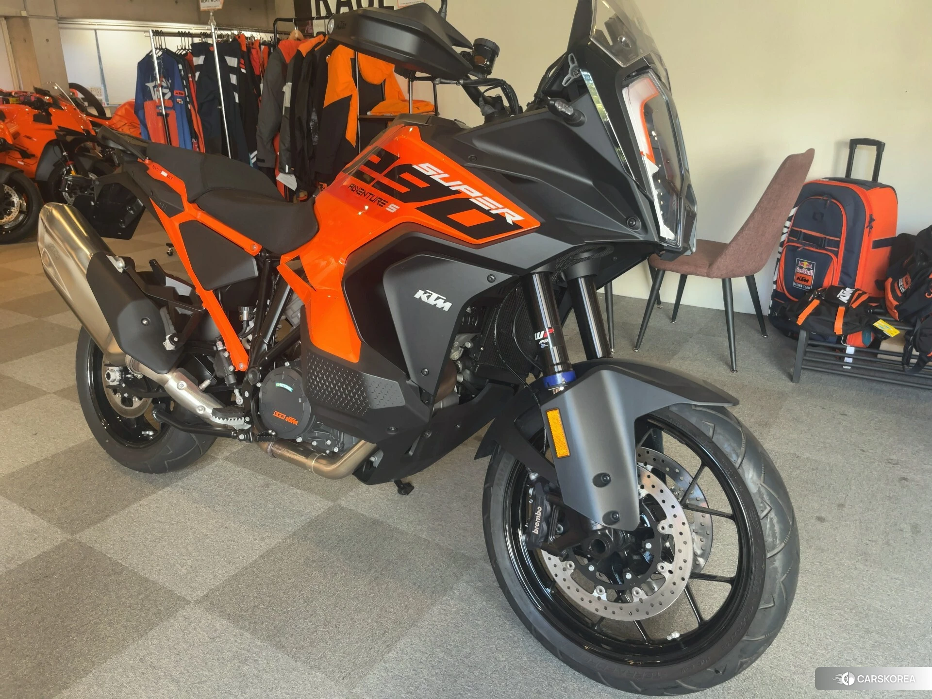 OTHER KTM 1290SUPERADO BENCH YAS 2025 из Японии