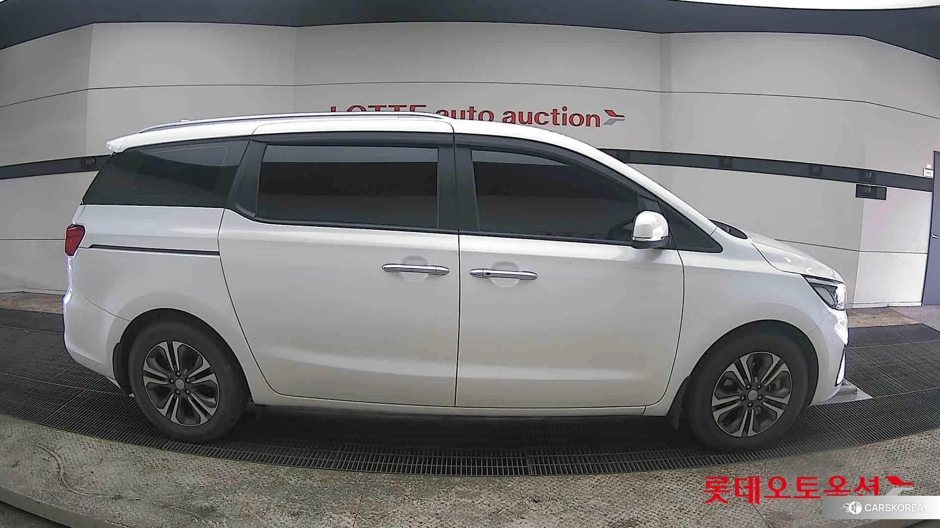 Kia Carnival id 3869441 из Кореи 23