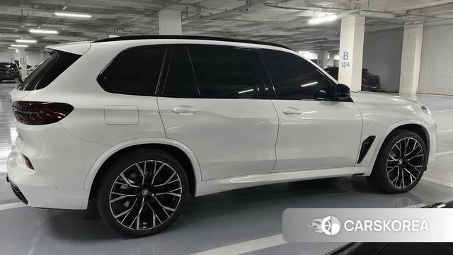 BMW X5M (G05) 2023 Белый из Кореи, фото 3