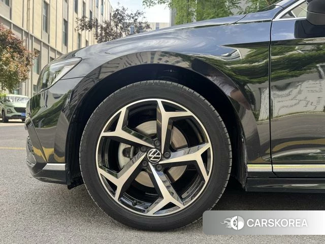 Volkswagen Magotan 2023 Черный из Китая, фото 5