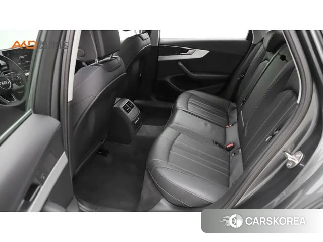 Audi A4L 2021 Темно-серый из Китая, фото 3