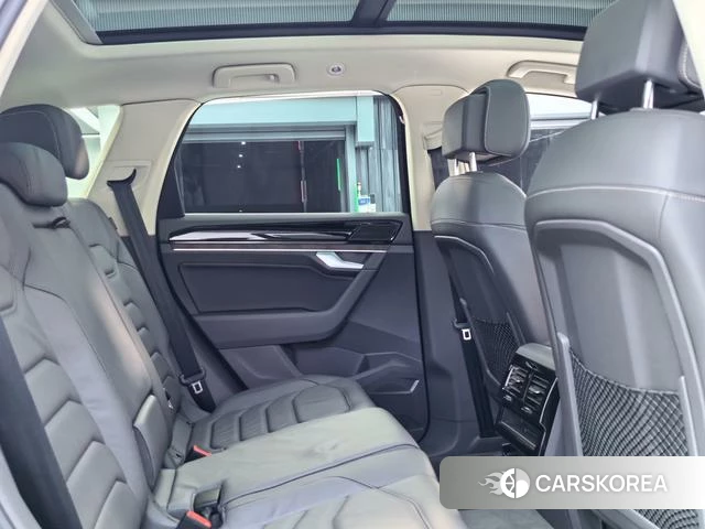 Volkswagen Touareg id 4274325 из Китая 13