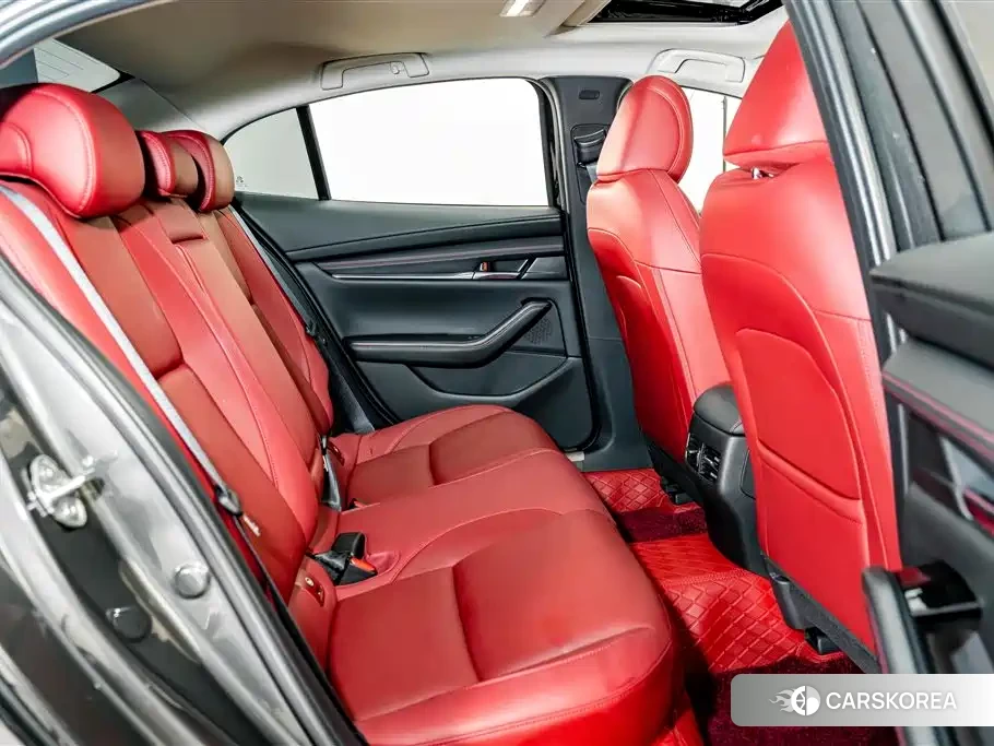 Mazda 3 id 4686271 из Китая 17
