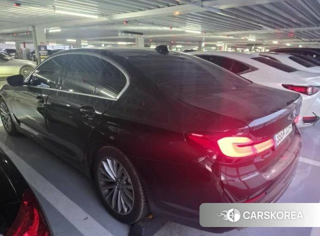 BMW 5 Series (G30) 2022 Черный из Кореи, фото 3