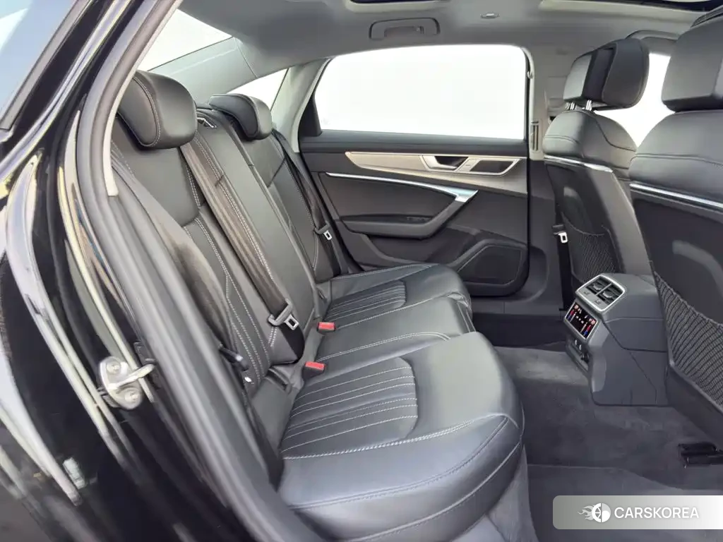Audi A6L id 4617069 из Китая 11