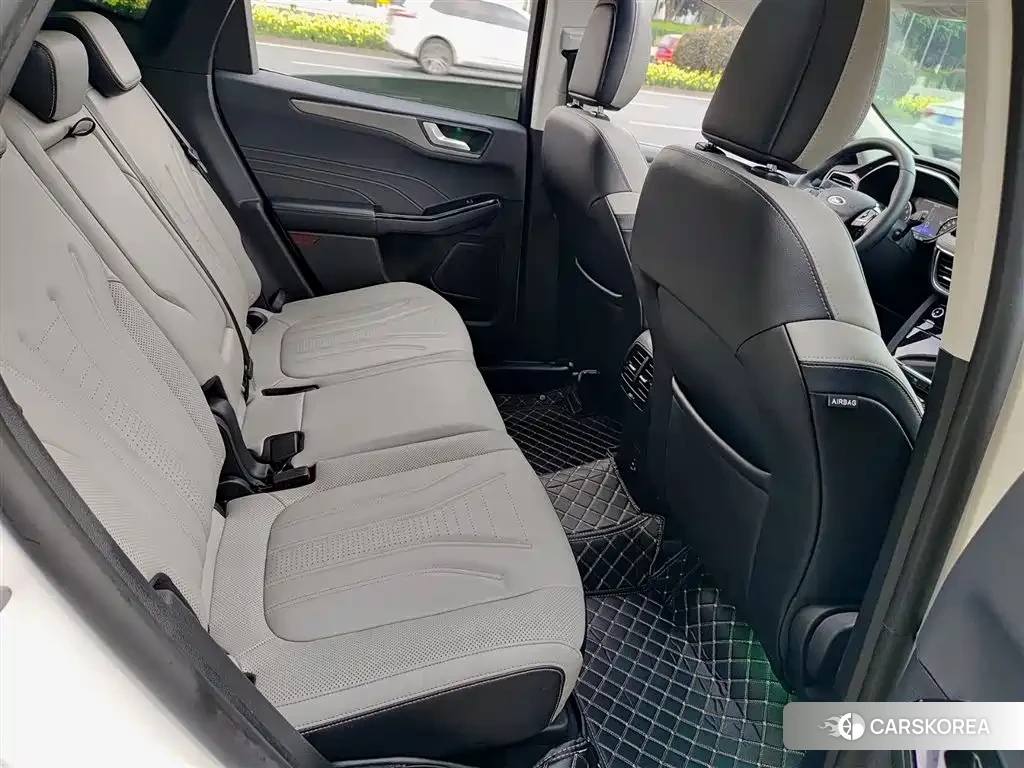Ford Escape 2023 Белый из Китая, фото 5