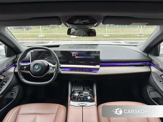BMW i5 2024 Белый из Китая, фото 4