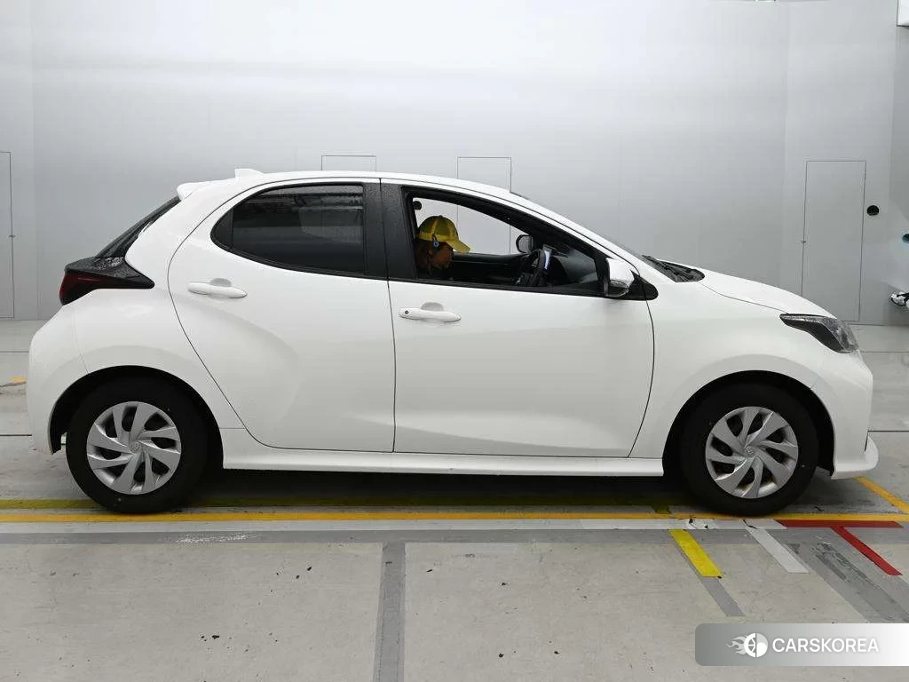 Toyota Yaris 2023 из Японии, фото 3