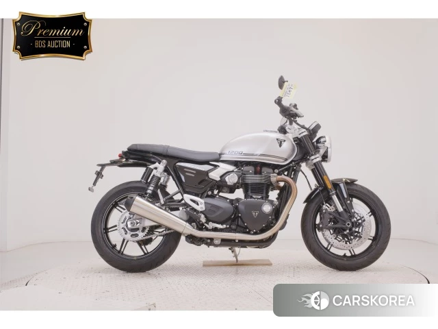 Triumph SPEED TWIN 2026 из Японии
