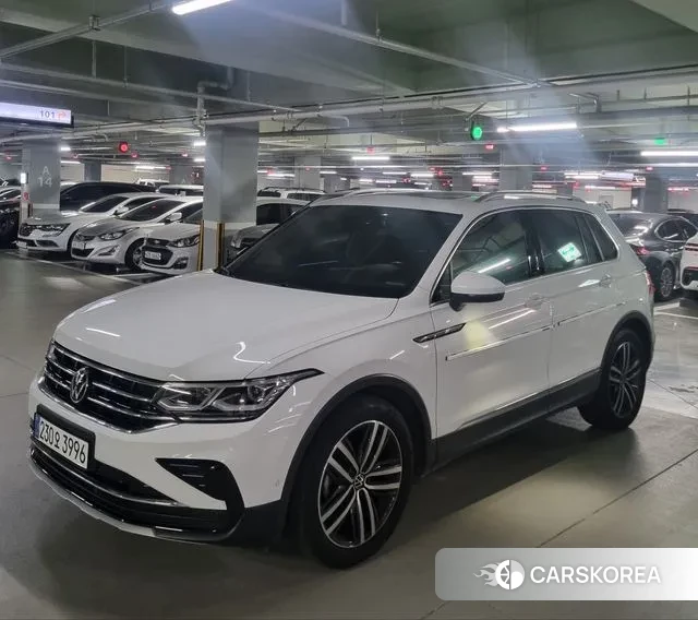 Volkswagen Tiguan second Generation 2023 Белый из Кореи, фото 3