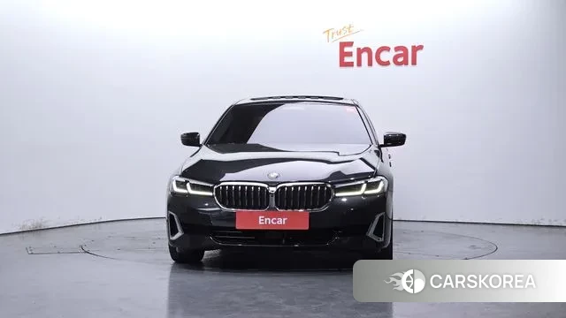 BMW 5 Series (G30) id 3518117 из Кореи 13