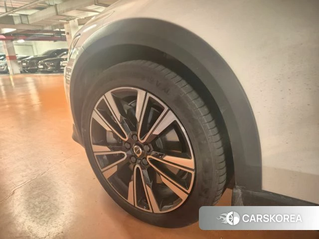 Volvo V60 Cross-Country 2nd Generation 2025 Белый из Кореи, фото 3