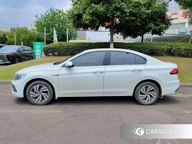 Volkswagen Bora 2024 Белый из Китая, фото 4