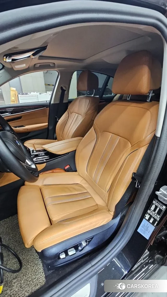 BMW 5 Series (G30) 2023 Черный из Кореи, фото 3