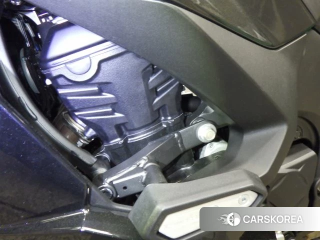 Engine photo