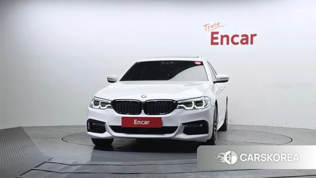 BMW 5 Series (G30) id 3937169 из Кореи 13