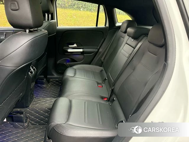 Mercedes-Benz GLA 2023 Белый из Китая, фото 3