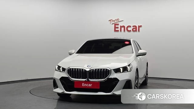 BMW 5 Series (G60) id 3882974 из Кореи 13