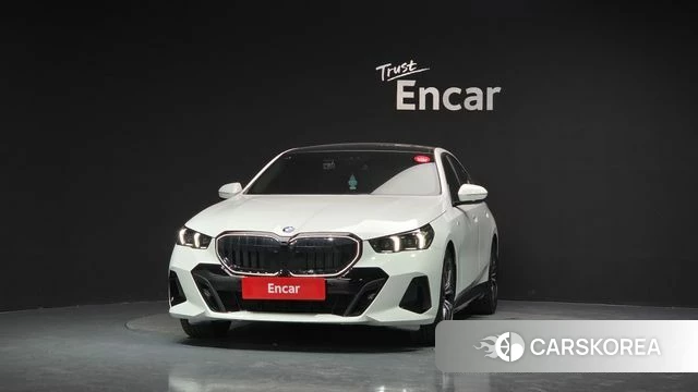 BMW 5 Series (G60) id 4528161 из Кореи 23